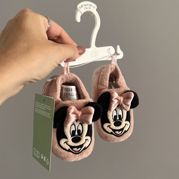 H&M Disney Baby Soft Appliqué Slippers Pink Size US 1-2/EU 16-17 NWT - Picture 6 of 8